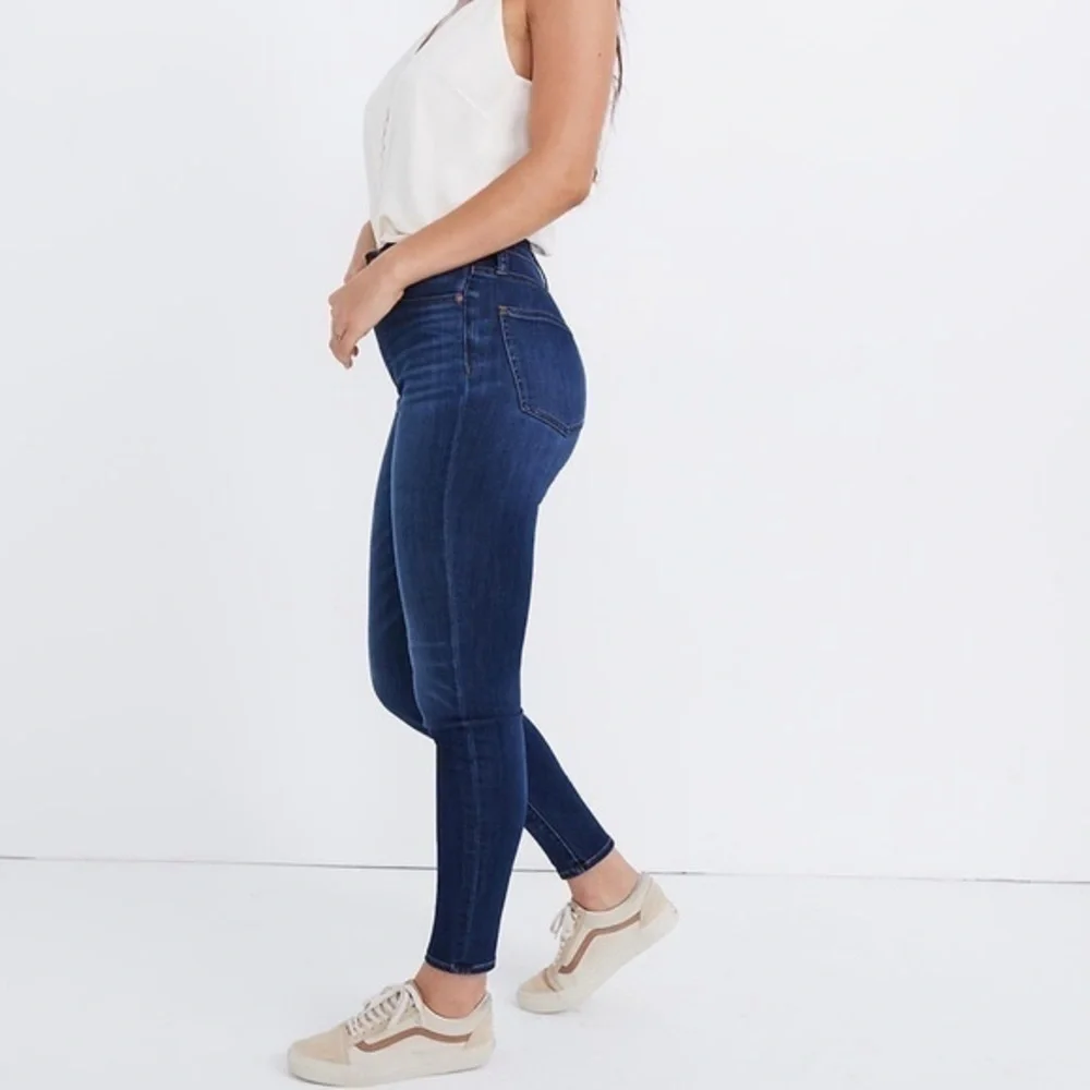 Madewell • Curvy High-Rise Skinny Jeans in Danny Wash: TENCEL™ Denim Edition